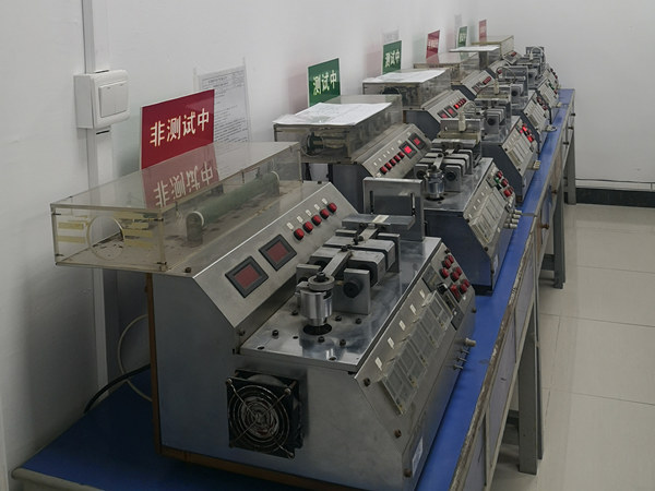 Life testing machine